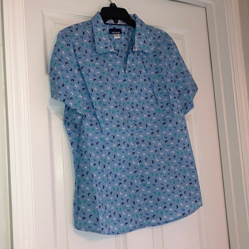 size XL, bust up to 44β inches, new condition, butterfly π¦ button down - Picture 6 of 14